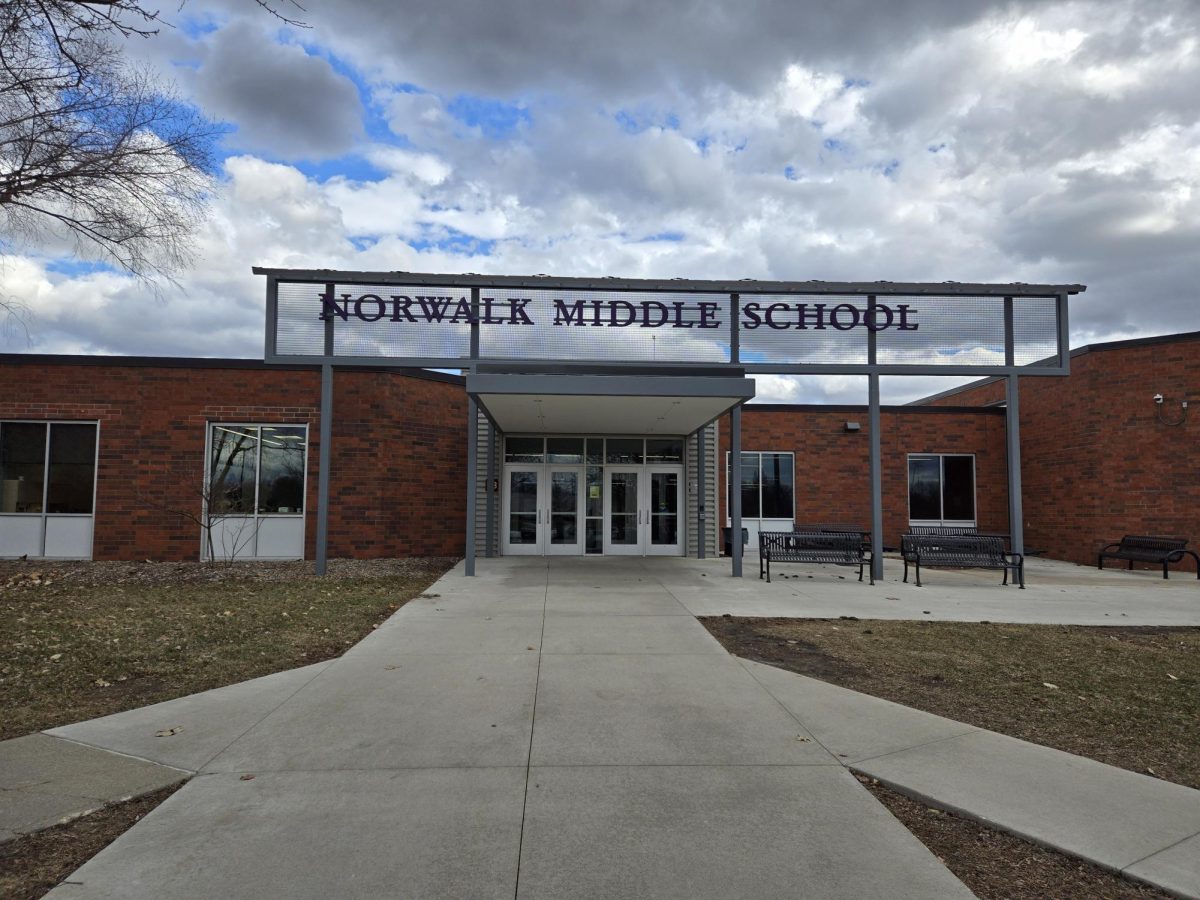 Norwalk student posts a photo of a weapon on social media